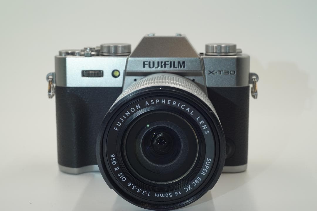 美品　FUJIFILM X-T30 XC16-50mmレンズ付き