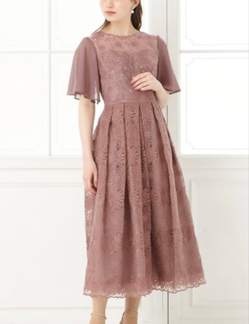 新品　AIMER 花柄刺繍フレアスリーブフィット&フレアパーティードレス