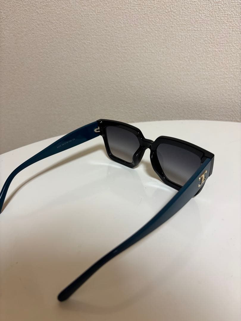 CHANEL ブラック スクエアサングラス