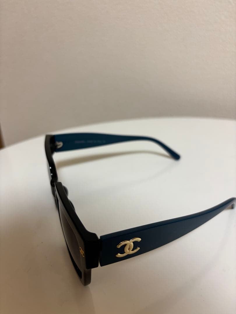CHANEL ブラック スクエアサングラス