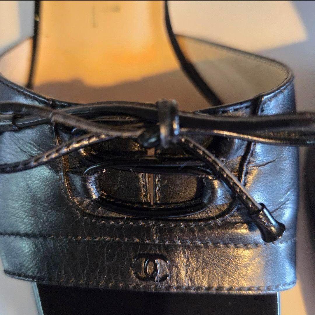 シャネル　 ブラック　レザーサンダル 中ヒール　リボン付き　22.5㎝