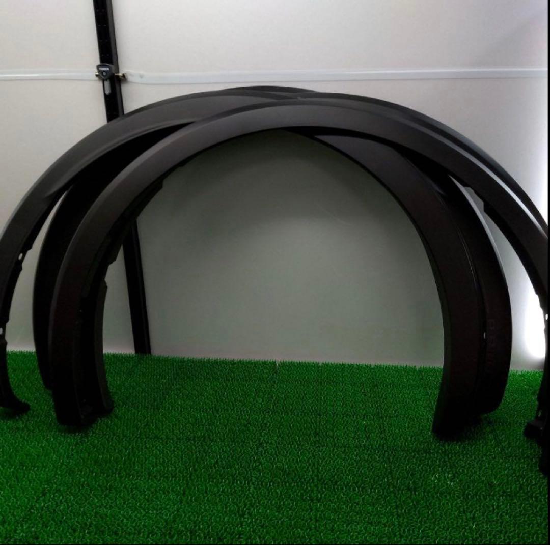 トヨタ　60プリウスGグレード フェンダーモール素地