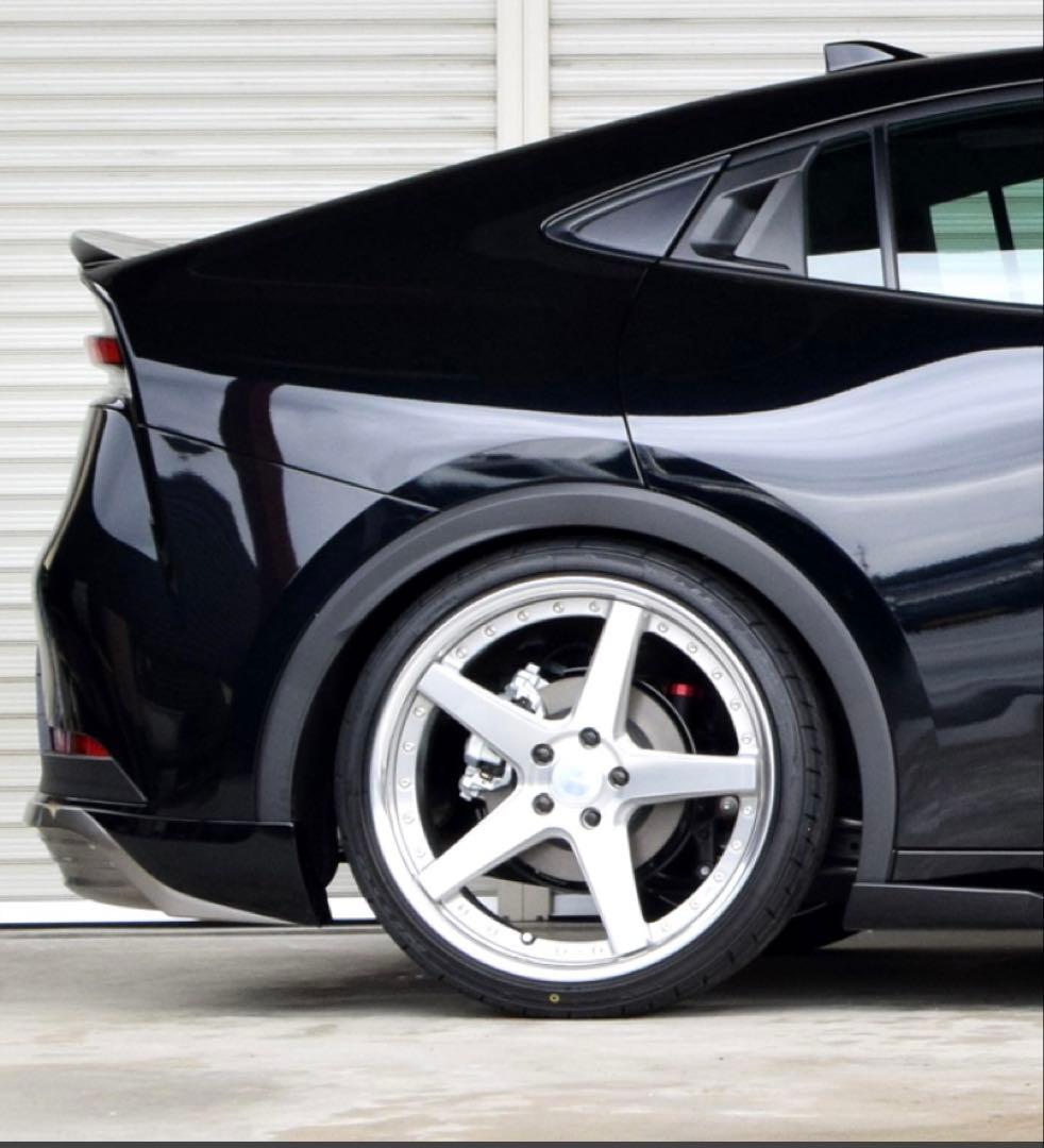 トヨタ　60プリウスGグレード フェンダーモール素地