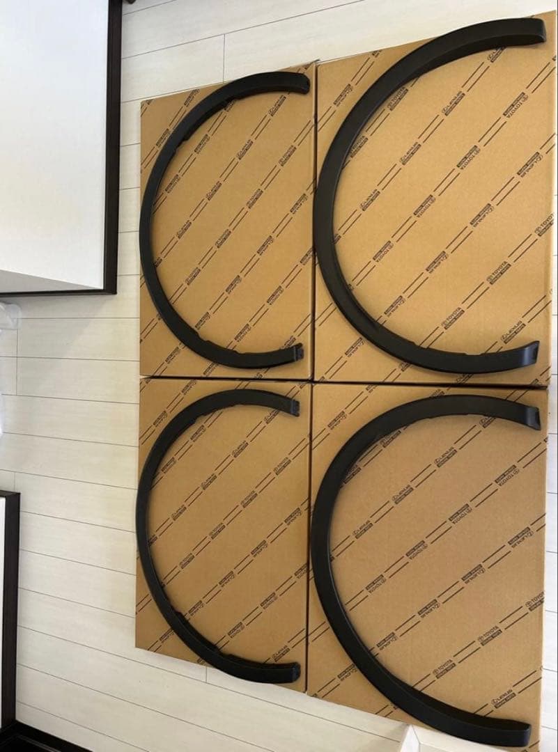 トヨタ　60プリウスGグレード フェンダーモール素地