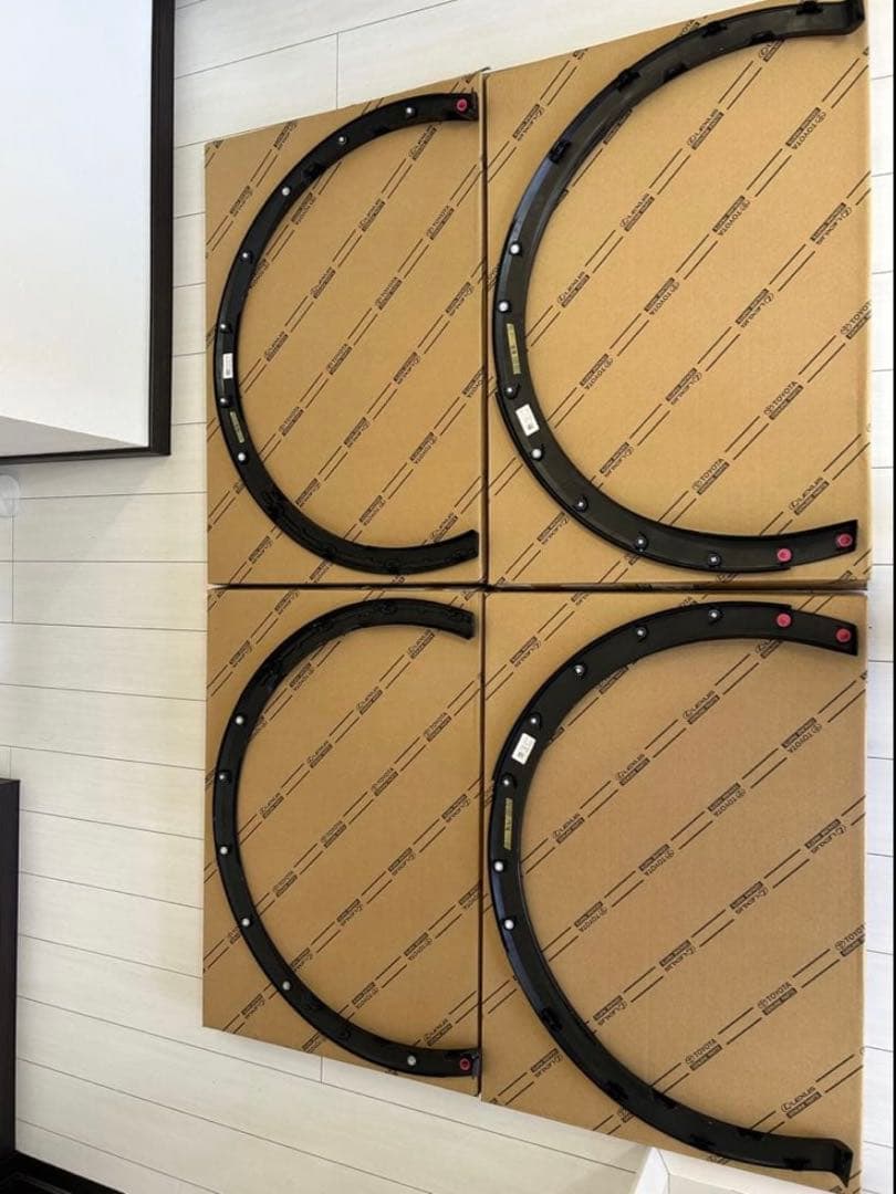 トヨタ　60プリウスGグレード フェンダーモール素地