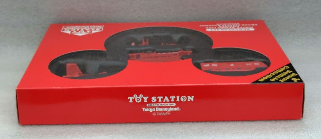 【未開封】ディズニーランド　トイ・ステーション　トミカ　レッドカラーセット
