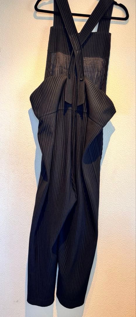 オムプリッセ　イッセイミヤケ　ブラックオーバーオール