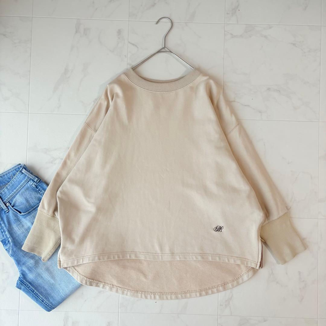 《ビアズリー》24AW BA刺繍入りドルマントレーナー　サイドジップ