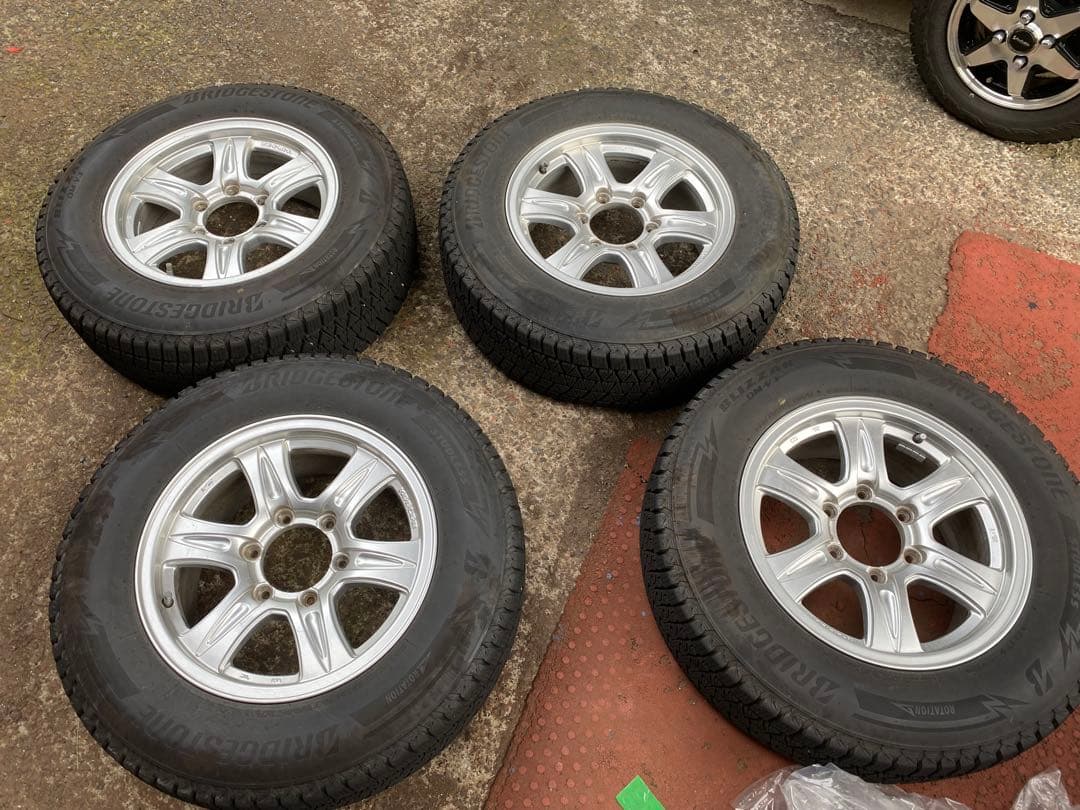 バリ山 KEELER 16インチ 7J スタッドレス 215/70r16