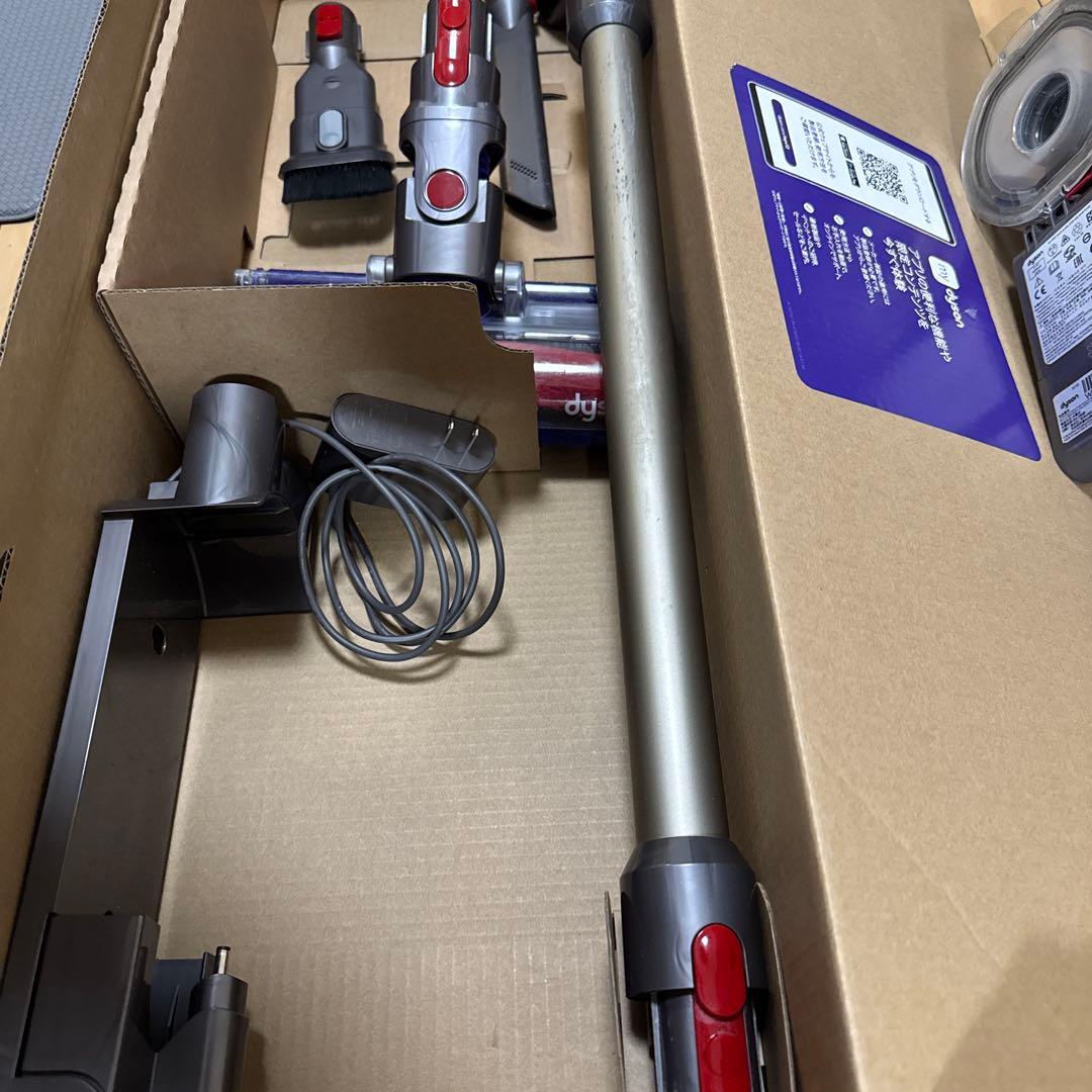 Dyson v8 fluffyスティッククリーナー 本体