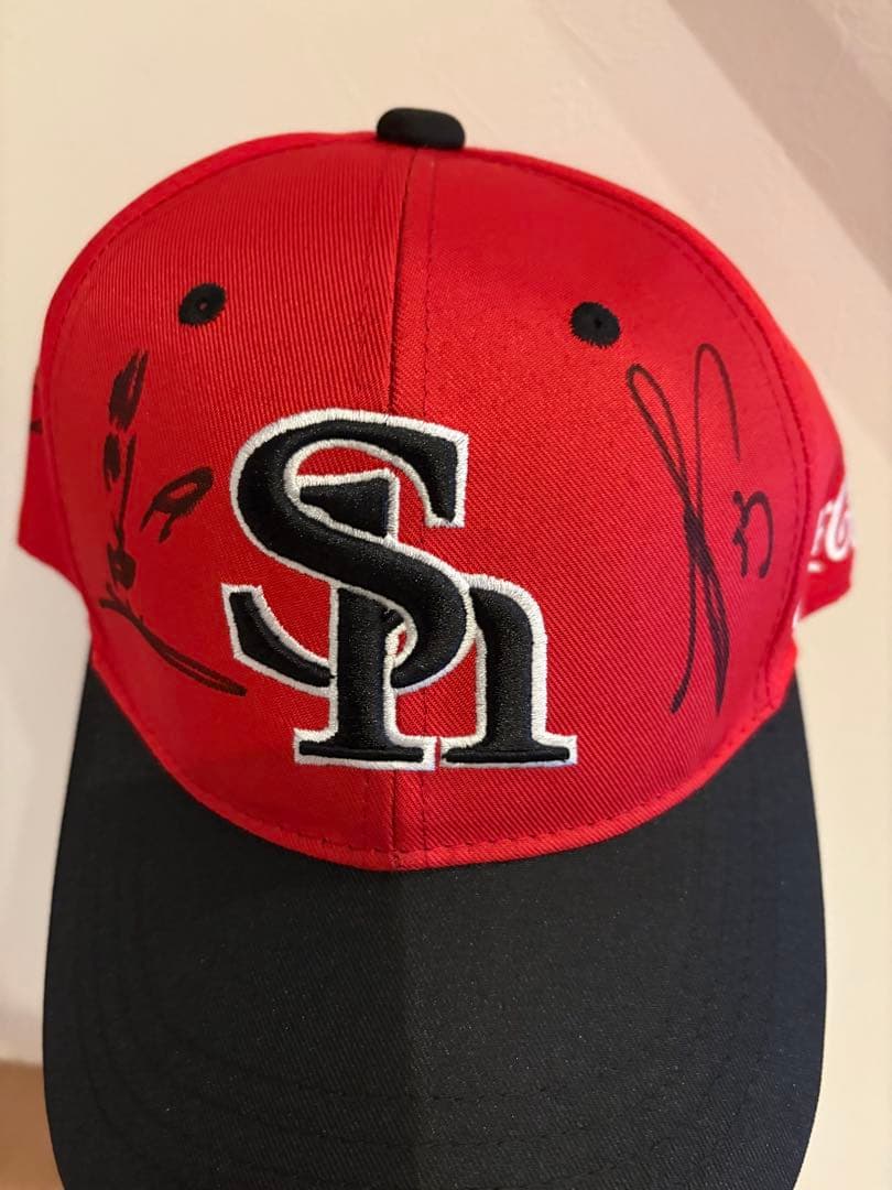 ソフトバンクホークス日本一記念！ 周東・今宮・甲斐サイン入りキャップ