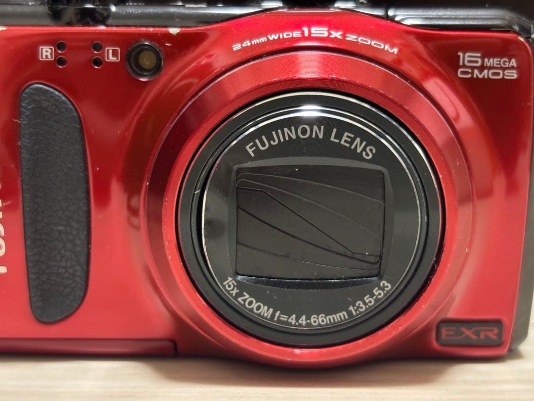 FUJIFILM FINEPIX F550EXR コンパクトデジタルカメラ