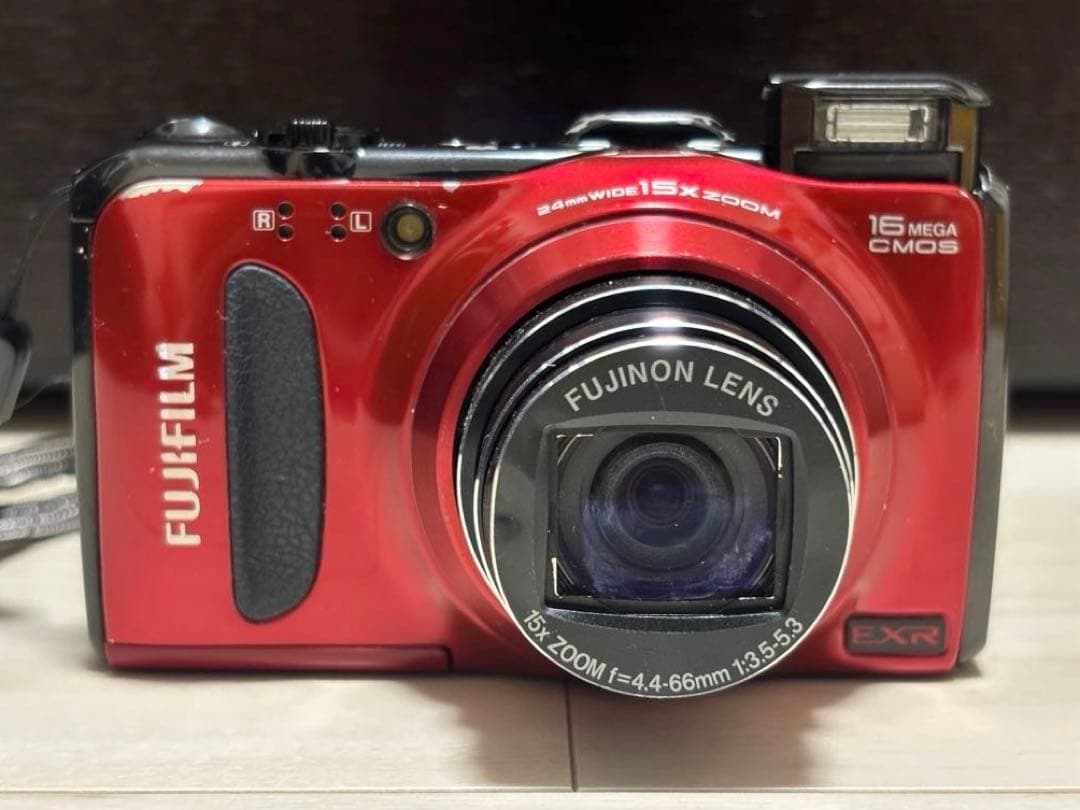 FUJIFILM FINEPIX F550EXR コンパクトデジタルカメラ