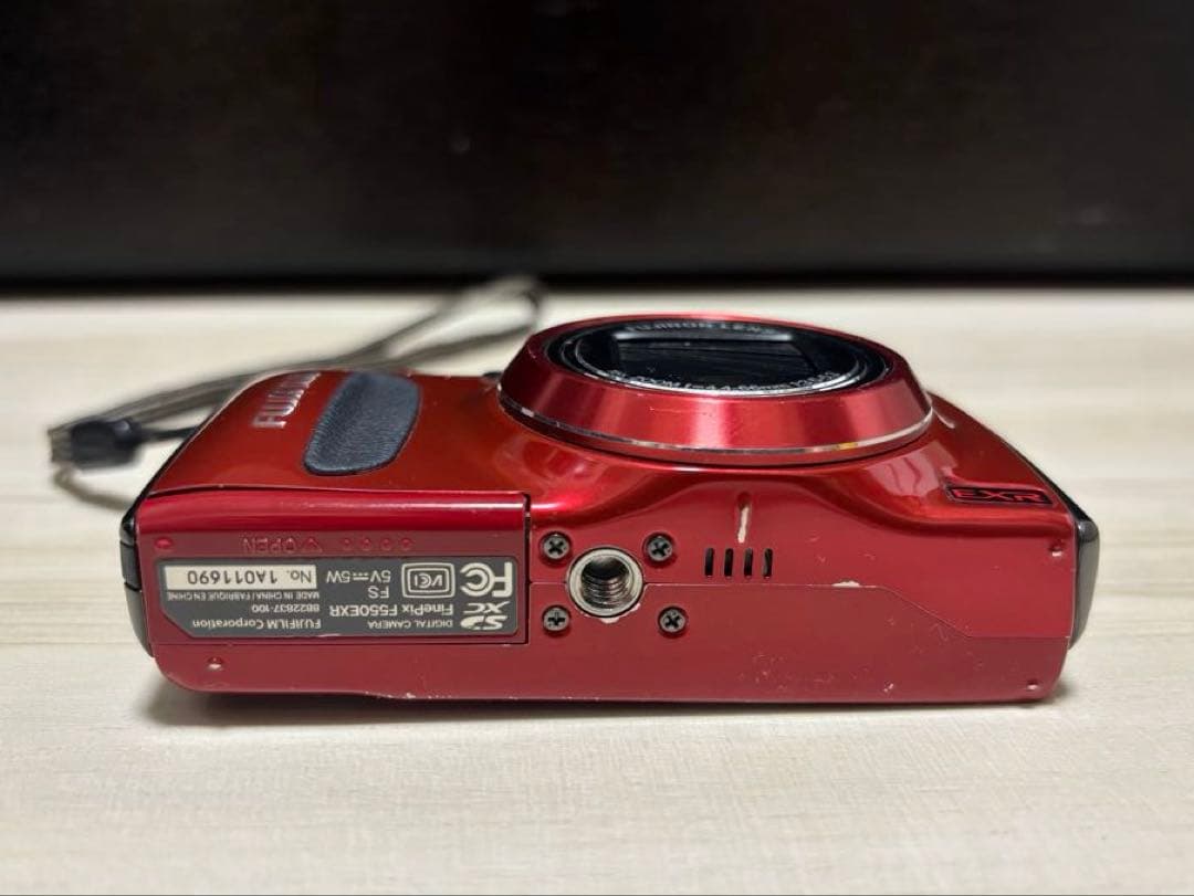 FUJIFILM FINEPIX F550EXR コンパクトデジタルカメラ