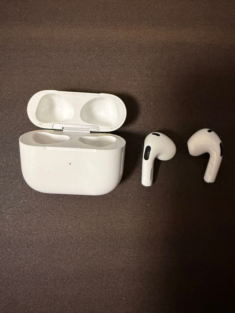 AirPods本体 ワイヤレスイヤフォン ホワイト