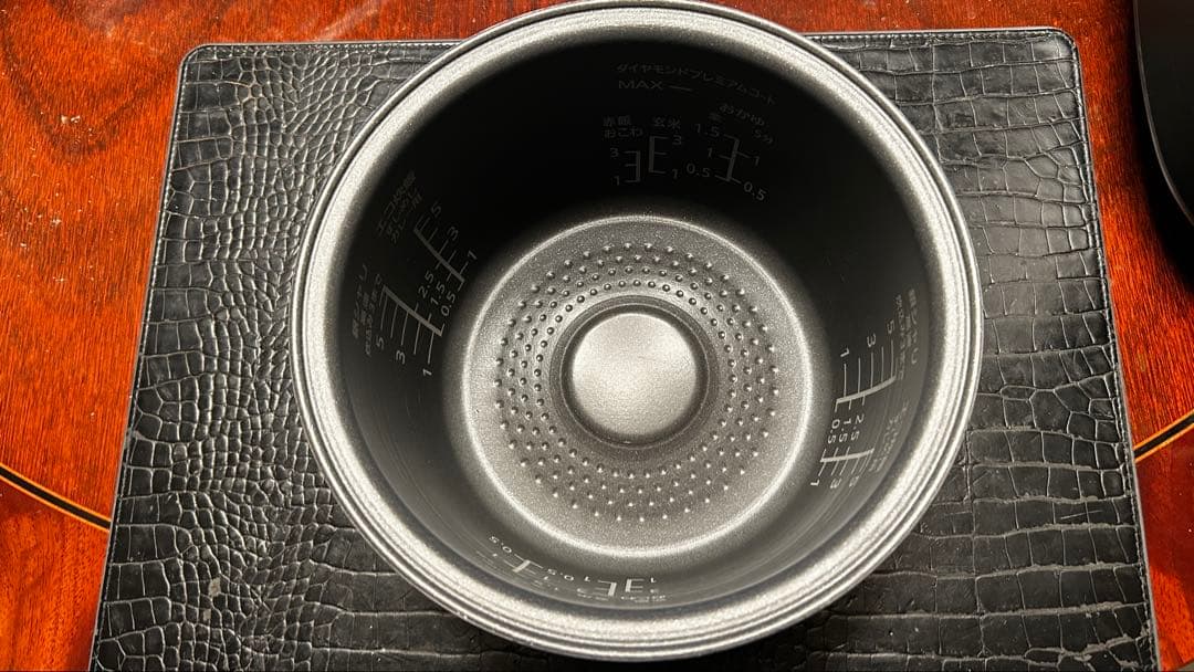 美品　日本製　PANASONIC パナソニック　SR-VSX101-Kブラック黒