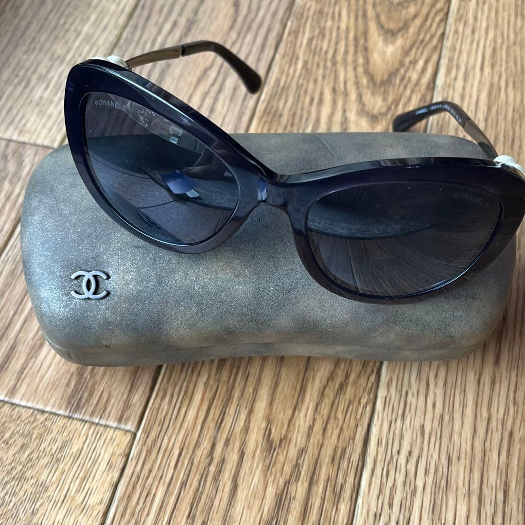 【CHANEL 】ブラック パール付きサングラス 美品　珍しい　CH5340H