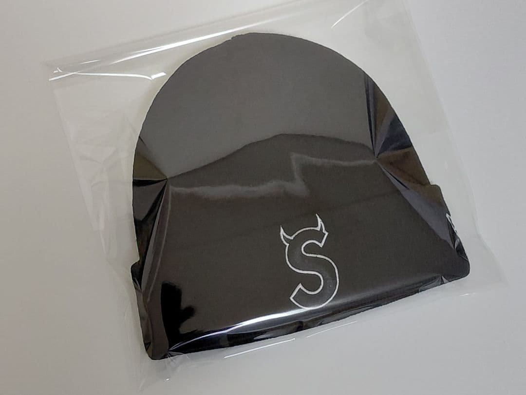 美品　Supreme　New Era　S Logo ツノ　Beanie　ブラック