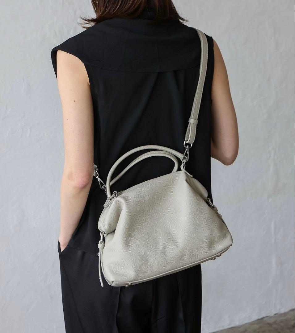 ⭐️ヴィータフェリーチェ新品タグ付本革牛革2wayハンドバッグライトグレー人気完売