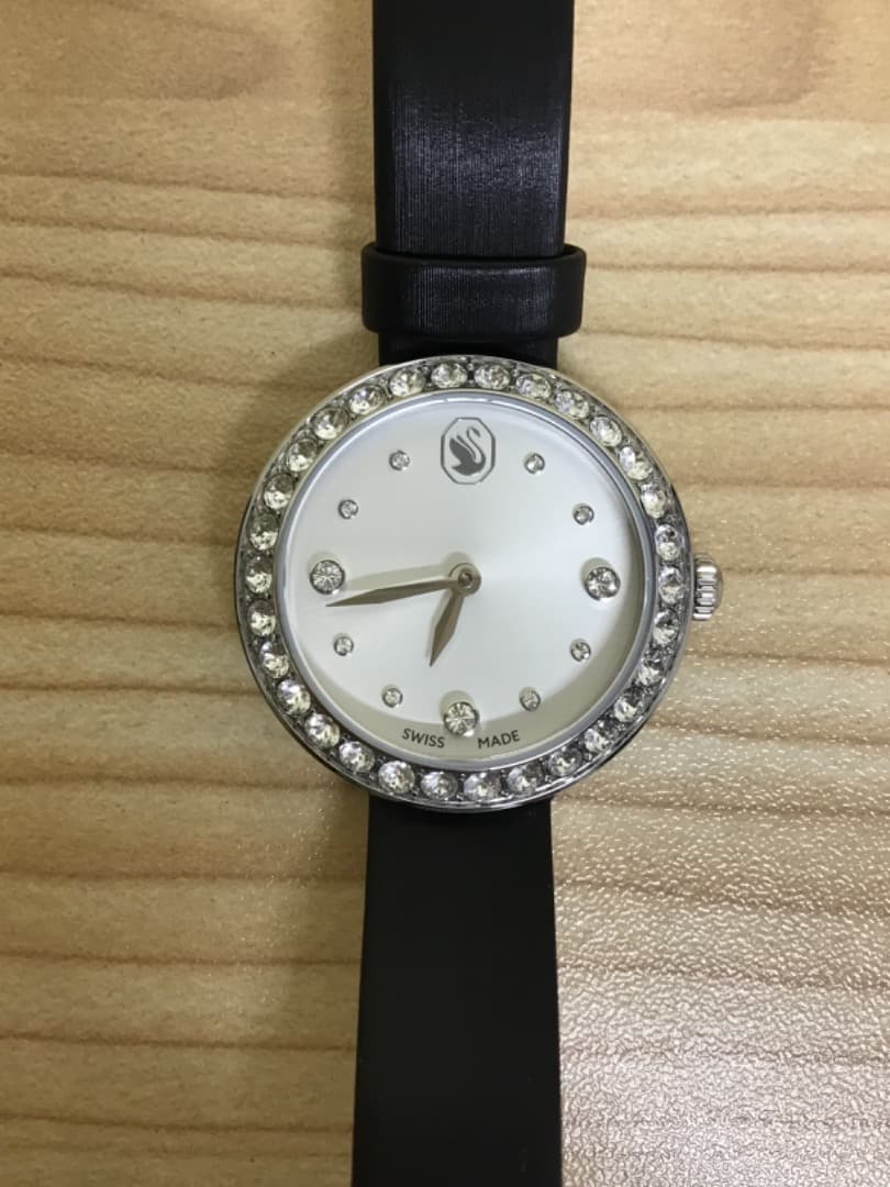 【WＲ】Swarovski ラバーベルト 時計　5706663 稼働品