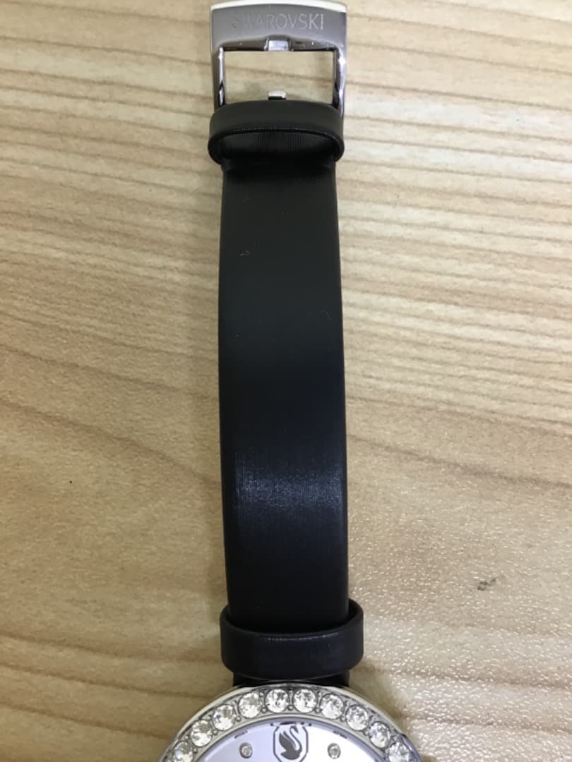 【WＲ】Swarovski ラバーベルト 時計　5706663 稼働品