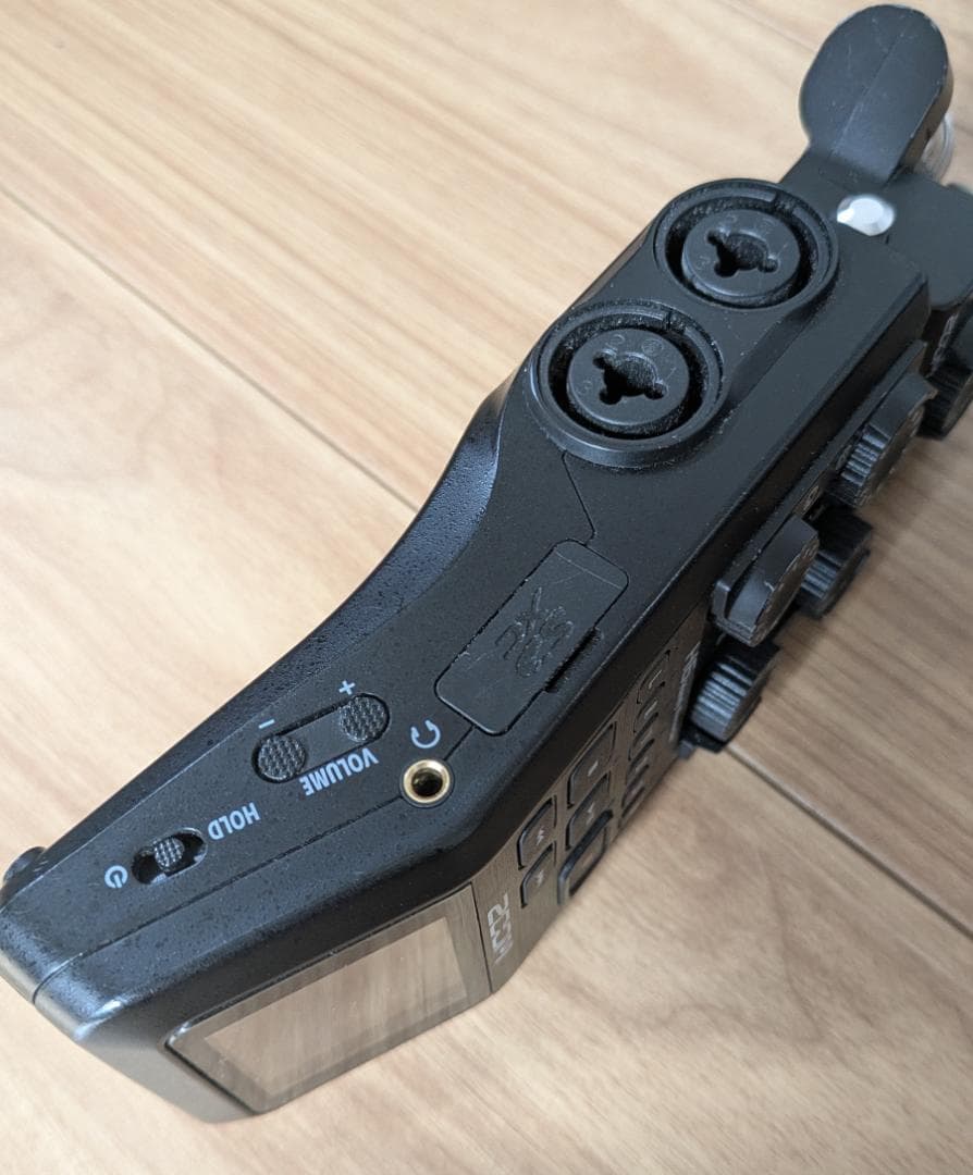 ZOOM H6 Handy Recorder 本体と付属品