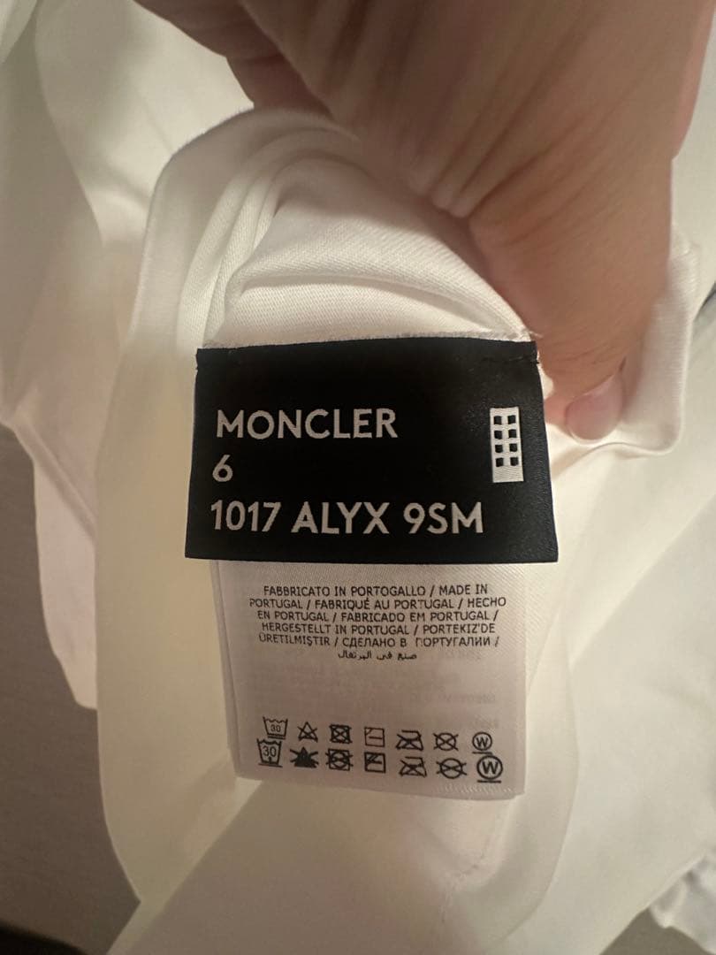 MOCLER ロングTシャツ