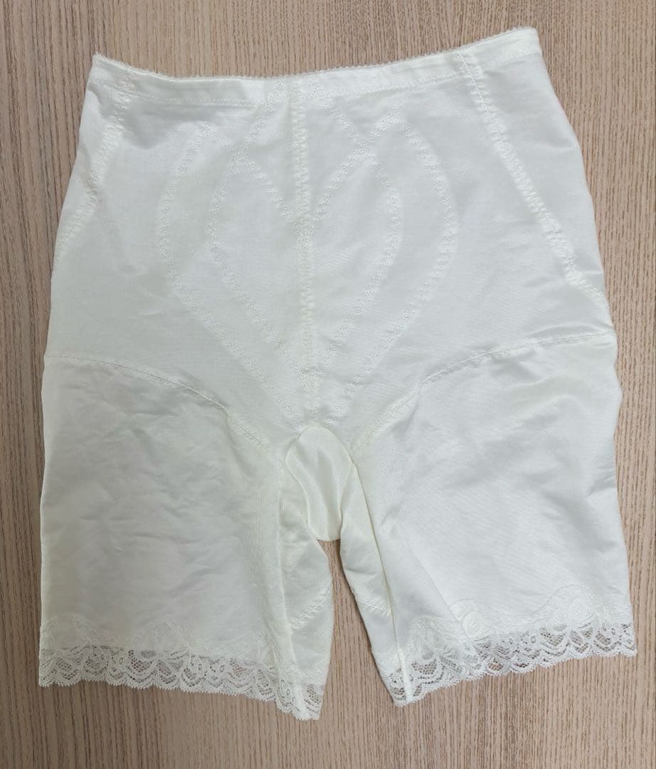 セモアブライダルインナー E75ビスチェ&ガードル