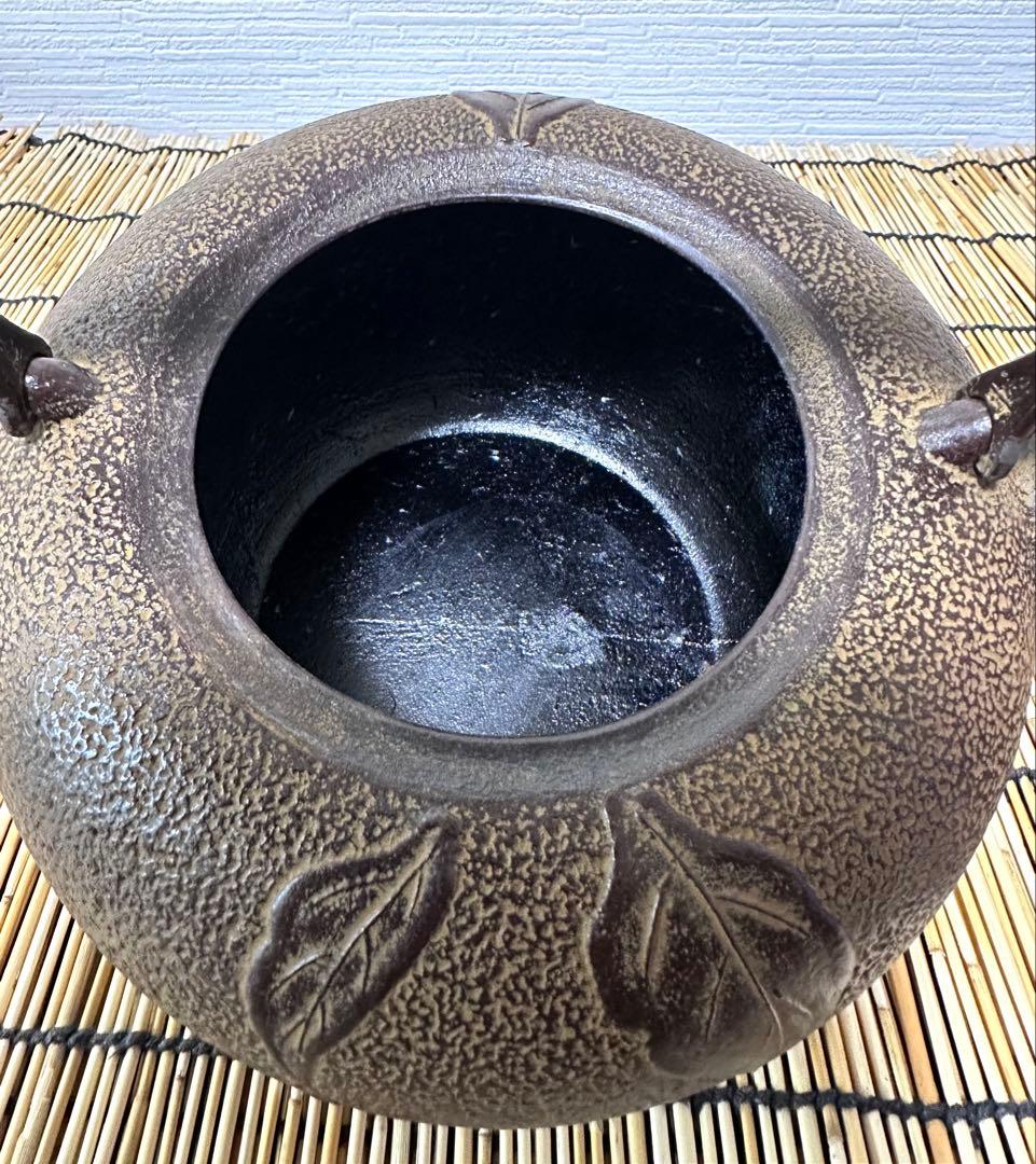 未使用品　南部伝統工芸士 及川寛治作　１５型姥口 柑橘文様　南部鉄瓶　南部鉄器