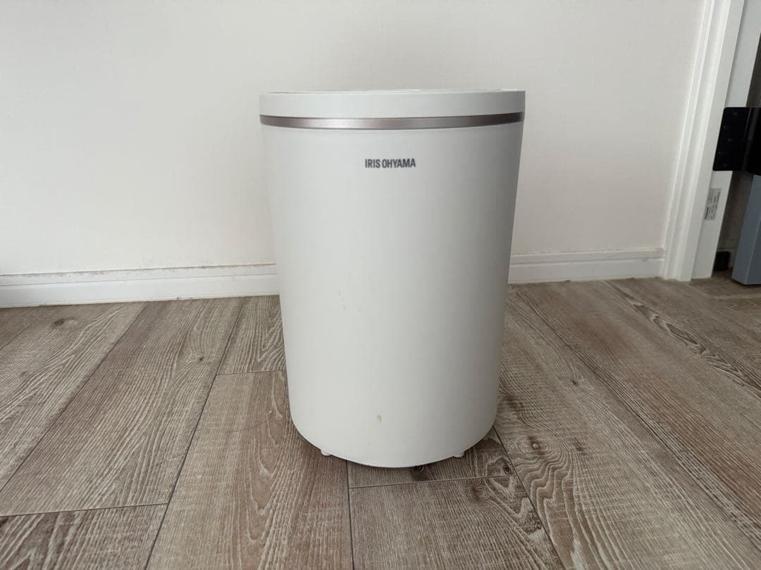 【美品】アイリスオーヤマ スチーム式加湿器 AHM-MH60-W ホワイト