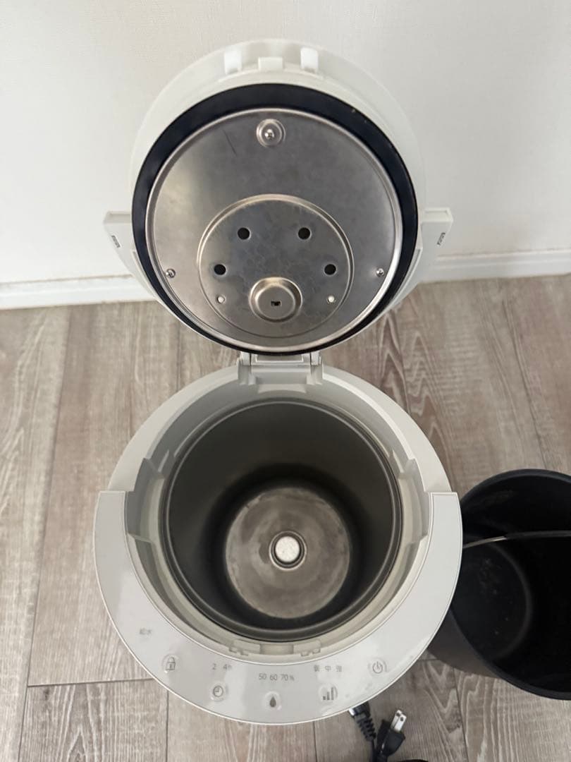 【美品】アイリスオーヤマ スチーム式加湿器 AHM-MH60-W ホワイト