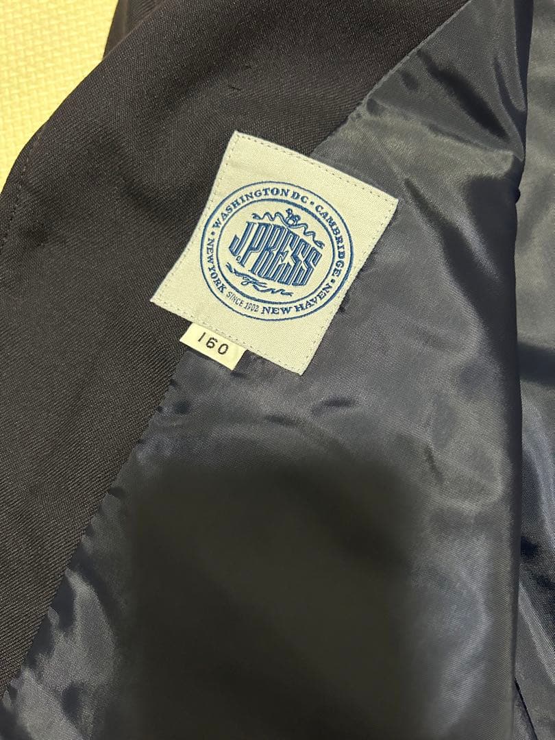 ジェイプレス スーツジャケットとシャツ