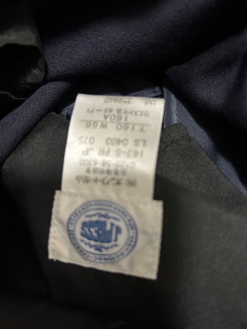 ジェイプレス スーツジャケットとシャツ