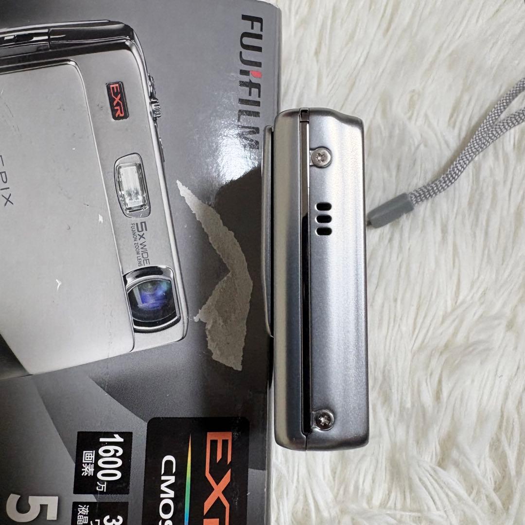 【希少・箱付き】FUJIFILM FINEPIX Z900EXR シルバー