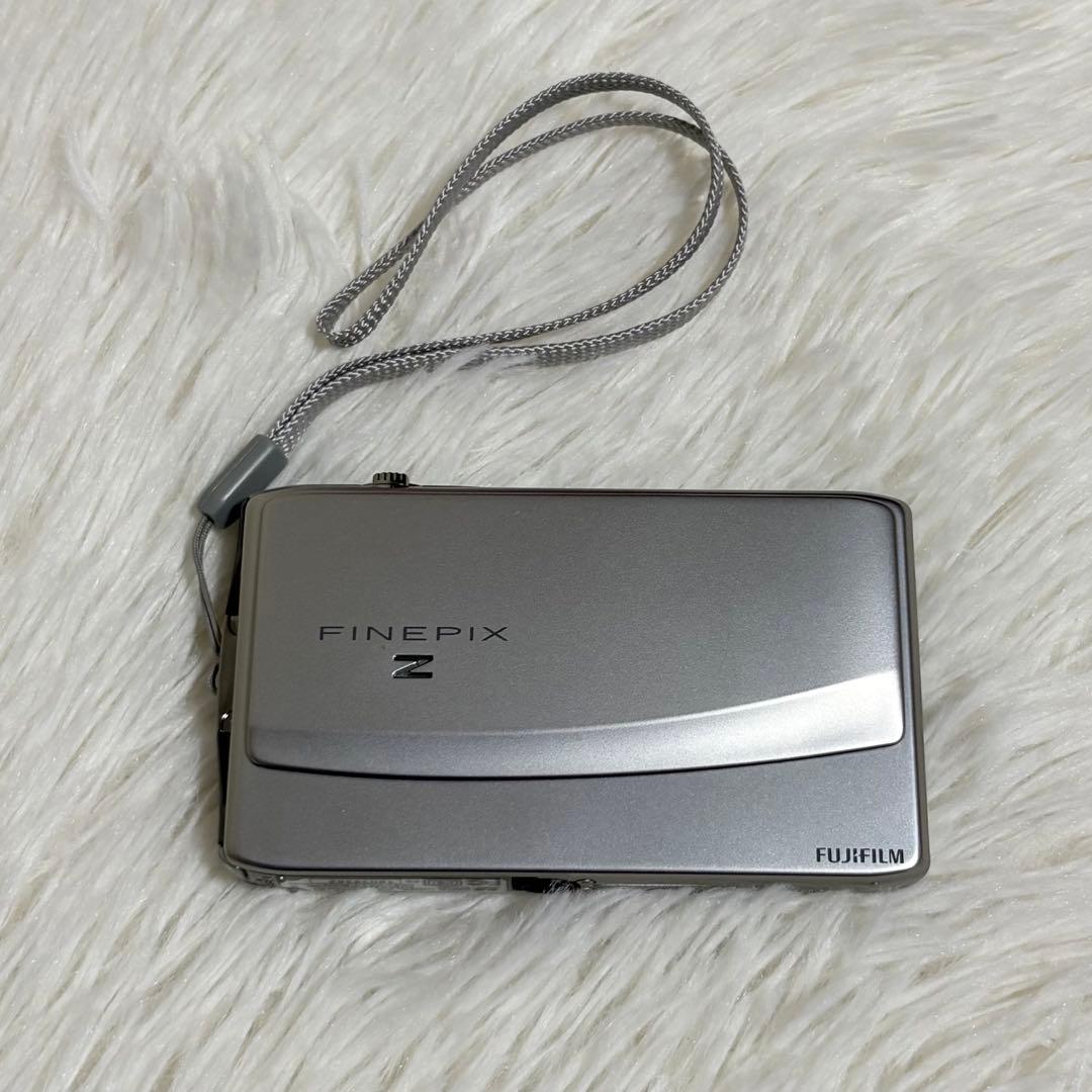 【希少・箱付き】FUJIFILM FINEPIX Z900EXR シルバー