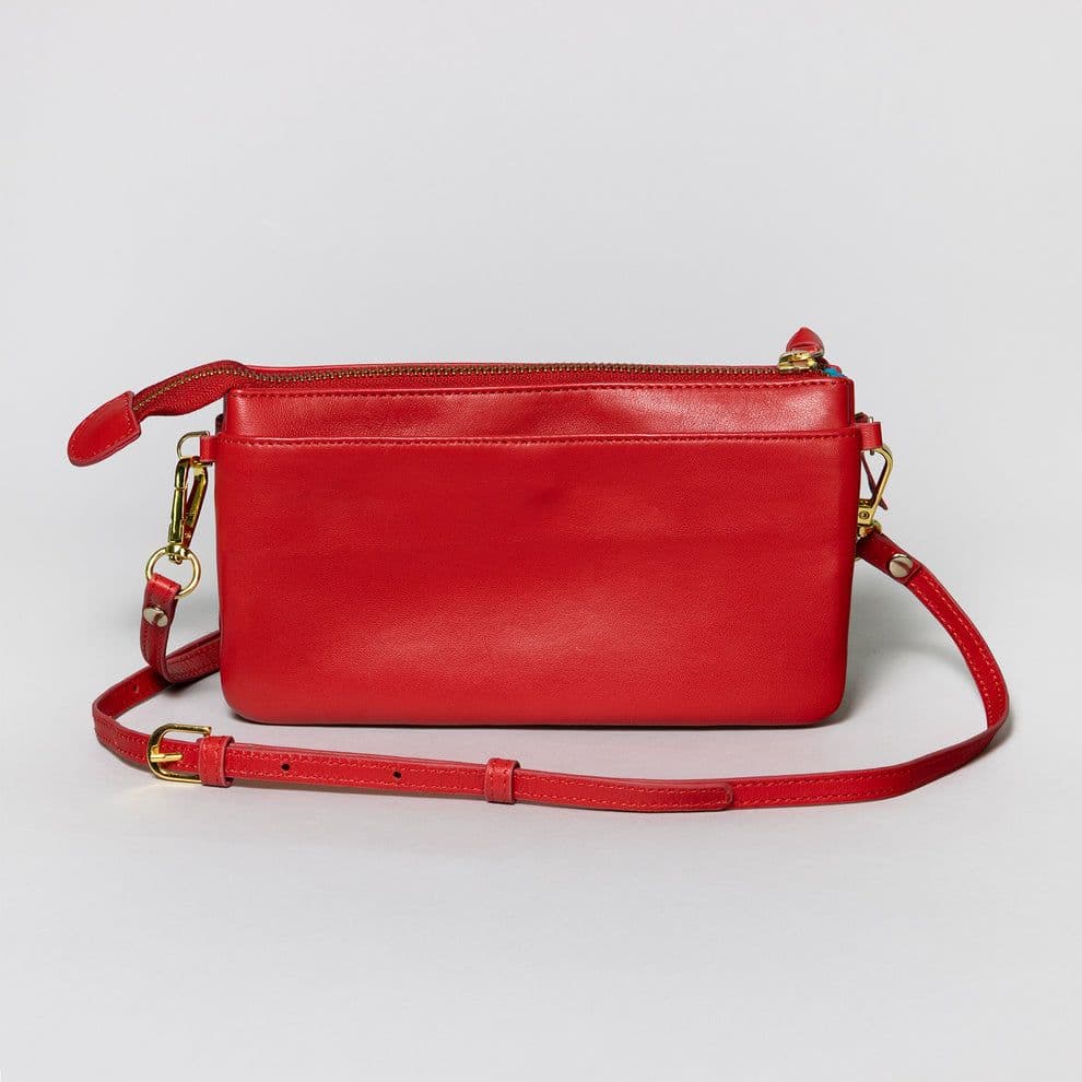 あ*苺様 ★タイムセール★お財布バッグ★草原を逃げるボリス★レッド★ヒグチユウコ