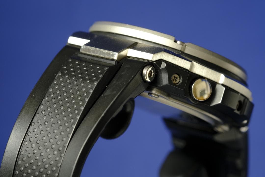 【良品】G-SHOCK GST-W110 電波ソーラー 二次電池新品 (211)