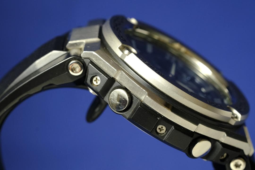 【良品】G-SHOCK GST-W110 電波ソーラー 二次電池新品 (211)