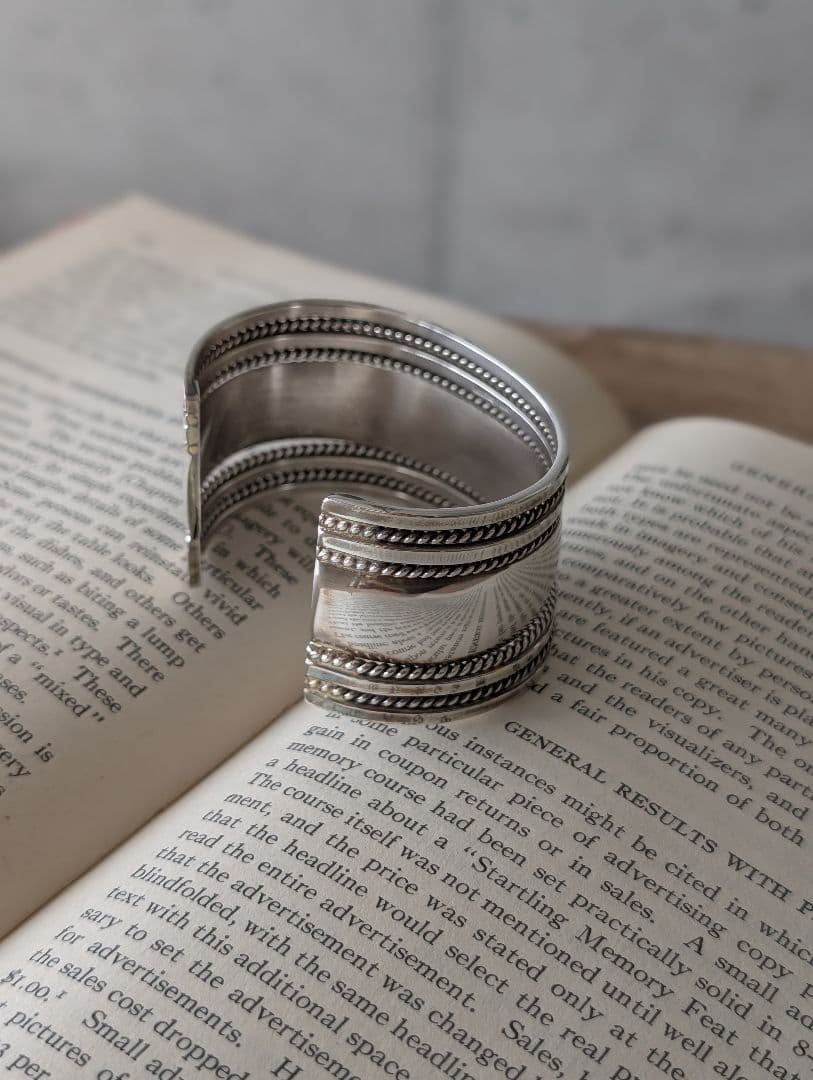 【最終値下げ】Navajo Elain Tahe作極太鏡面バングル