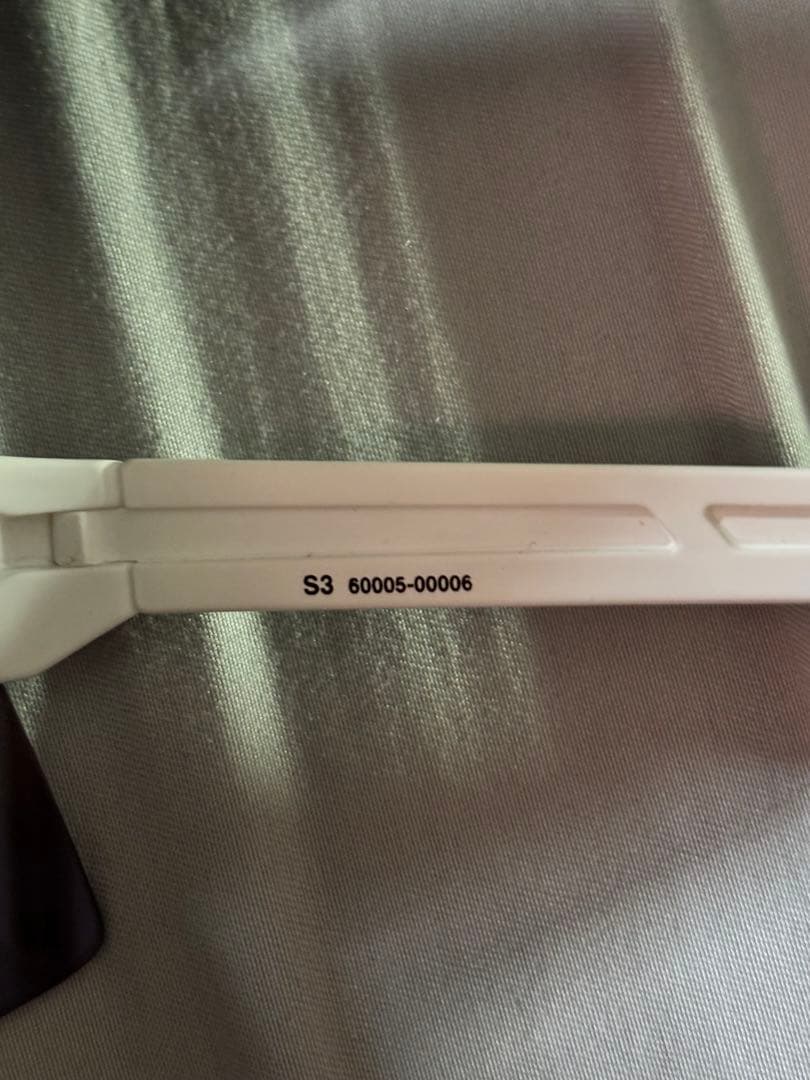 じ*ん様 ワンハンドレッド　100％　サングラス