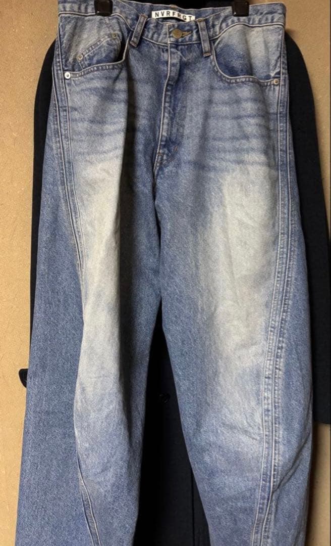 パンツ NVRFRGT 3D TWIST WIDE LEG JEANS