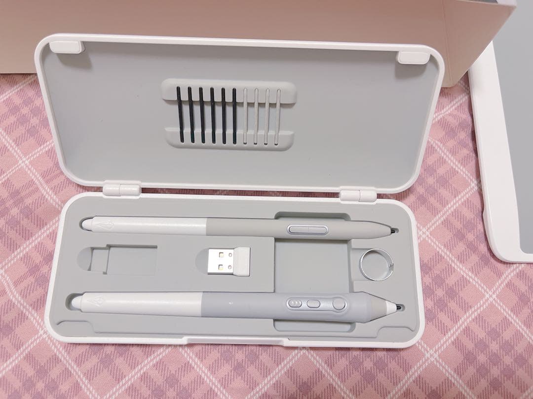 【サブデバイス付】XENCELABS ペンタブレット Medium 板タブ