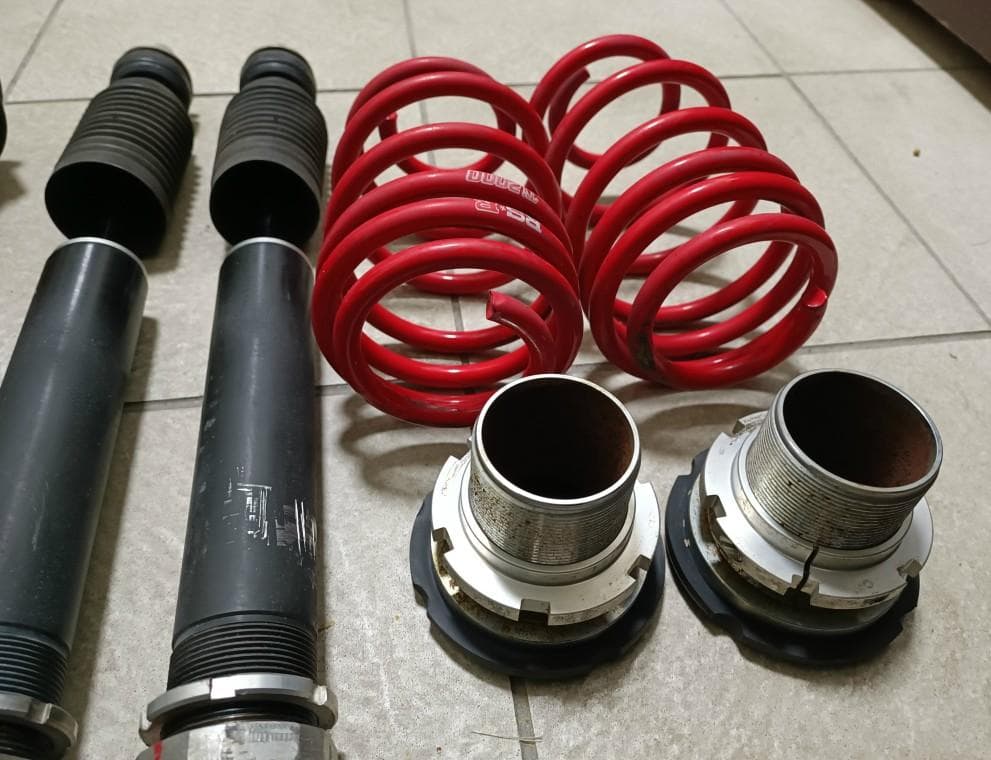 スイフトスポーツZC32Sフルタップ式車高調RSR