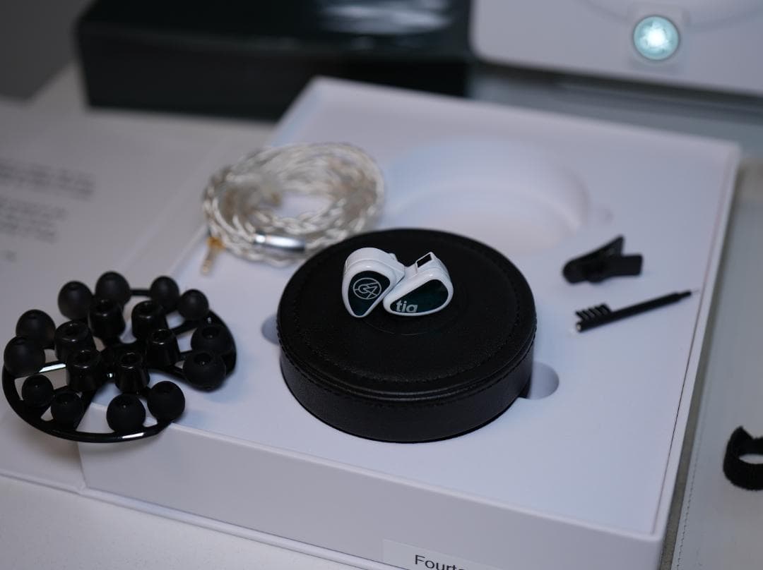 イヤホン 64audio Fourte Blanc