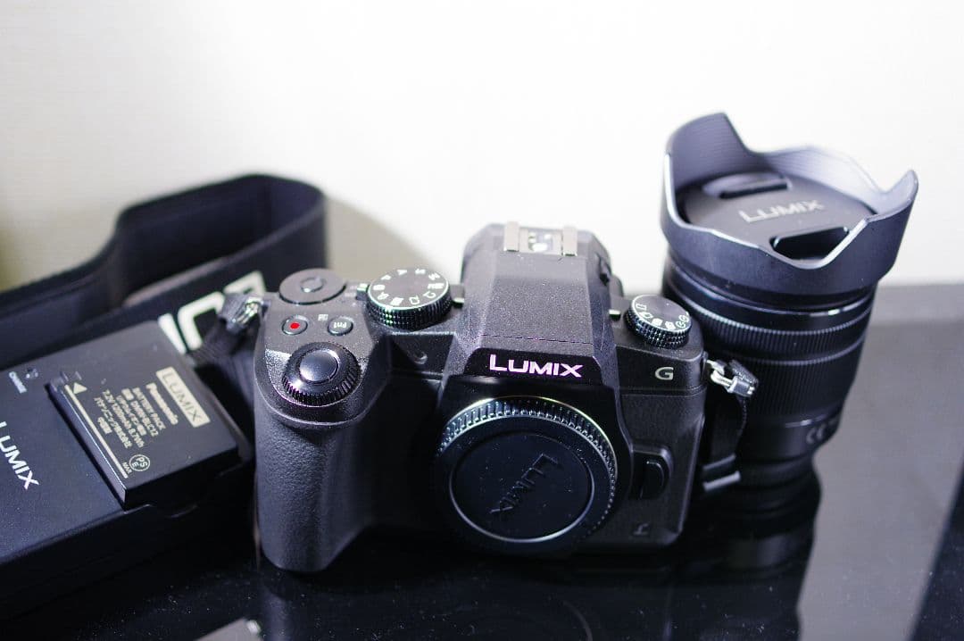 【美品】Panasonic DMC−G8Mミラーレス一眼カメラ　標準レンズキット