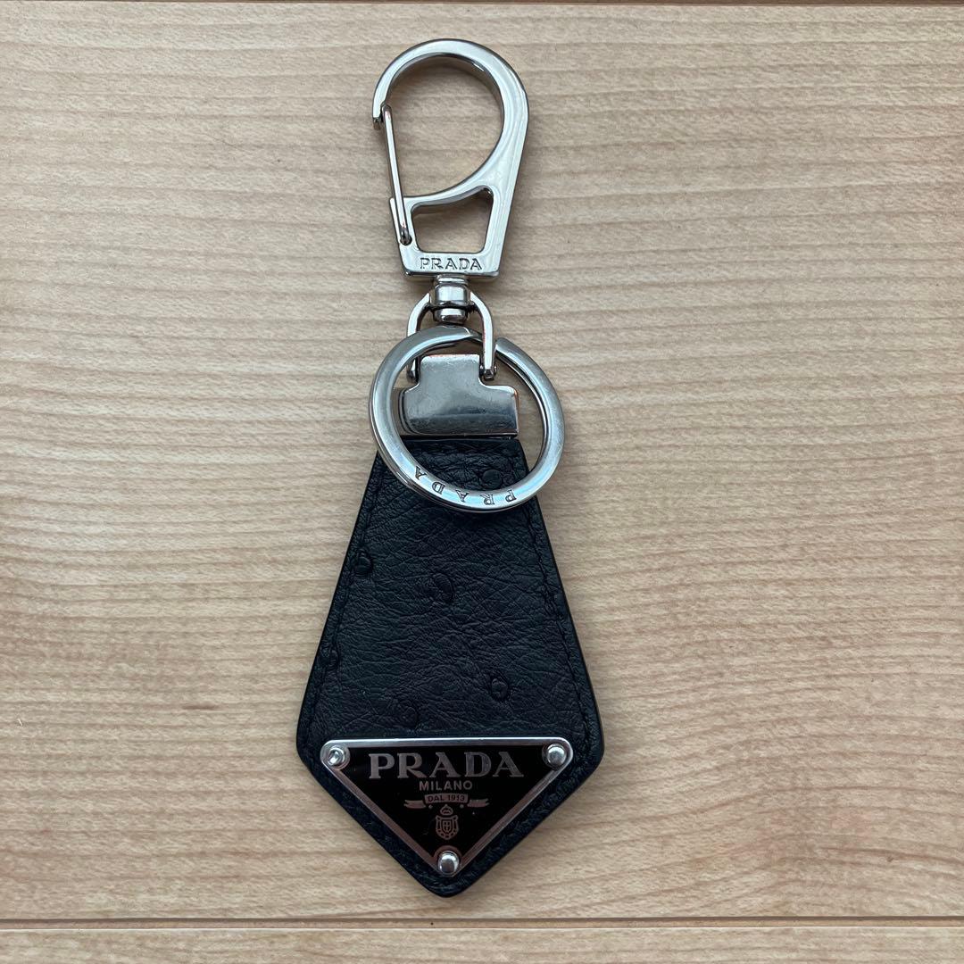 PRADA プラダ トライアングル ロゴ キーホルダー オーストリッチ ブラック