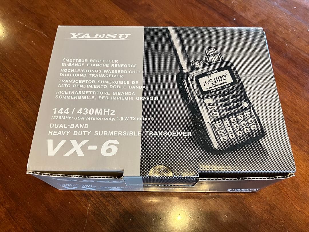 YAESU VX-6 144/430MHzデュアルバンドトランシーバー