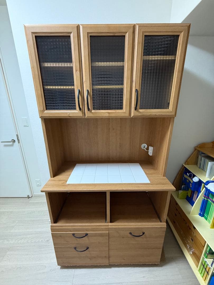 木目調 食器棚・キッチンカウンター