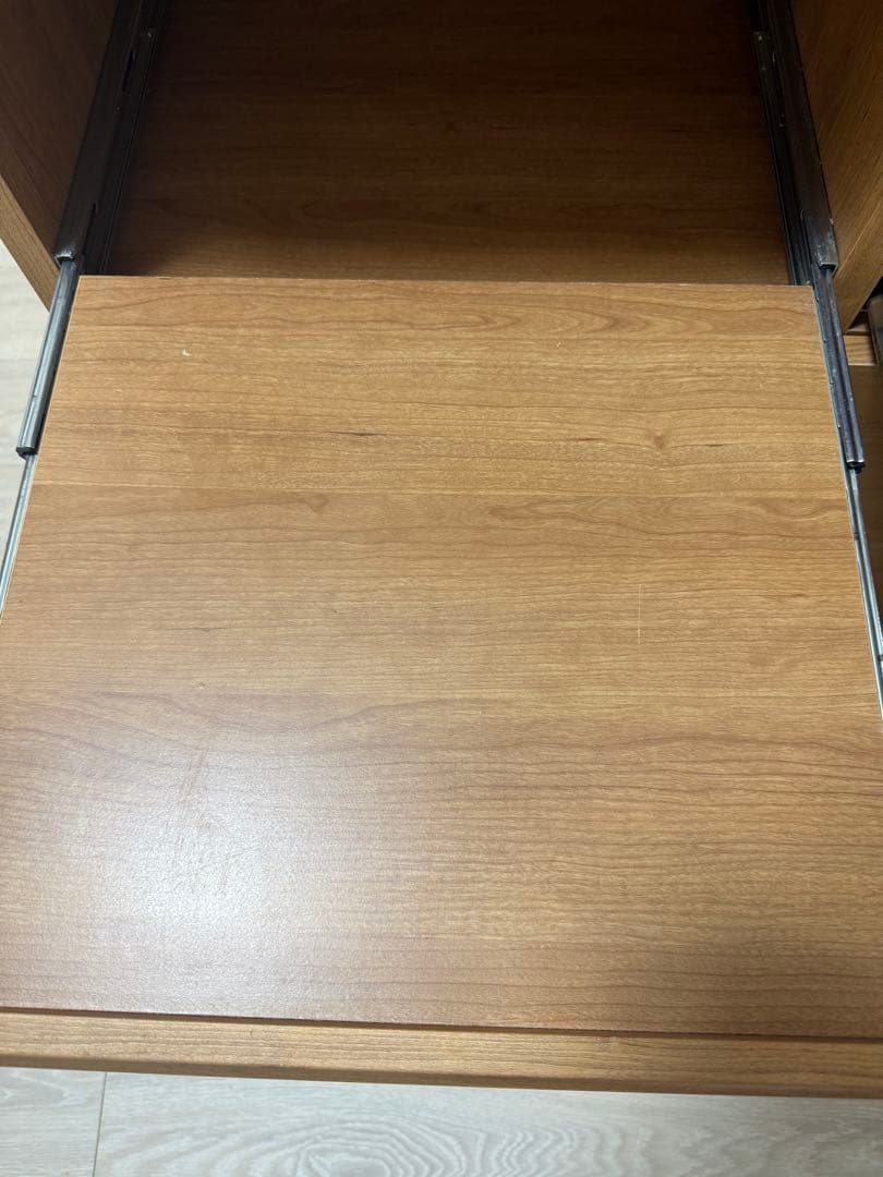 木目調 食器棚・キッチンカウンター