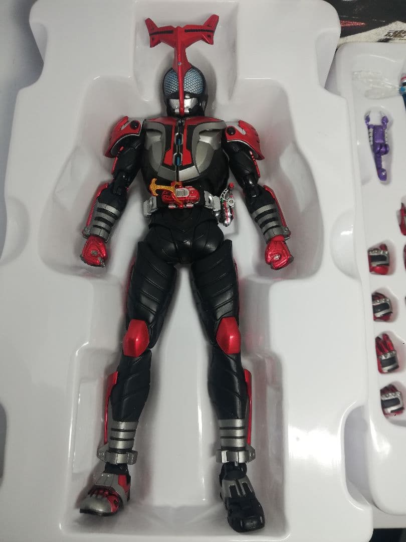 峯*孝様 真骨彫　S.H.Figuarts 仮面ライダーカブト　ハイパーフォーム